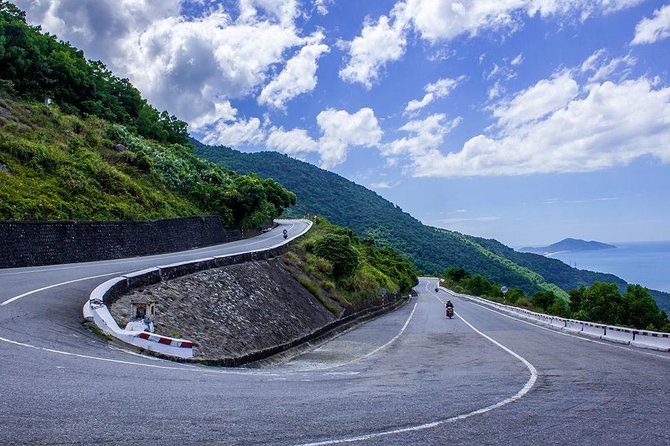 Danang Airport to Hoi An Private Transfer with English Speaking Driver - Meet and greet at Da Nang Airport, with a name sign and luggage help