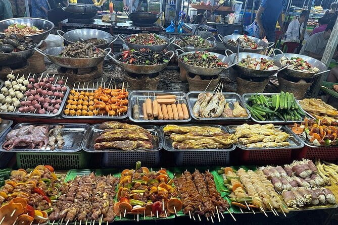 Danang Food Tour With Local Students - Hai Chau After Dark and the Chợ Cồn Snack Market Mission