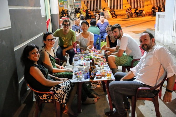 Danang Food Tour With Local Students - Dragon Bridge Lights and Kem Bơ, the Perfect Mid-Tour Cool Down