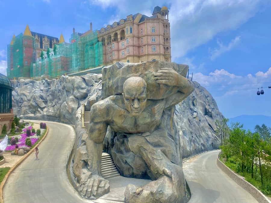 Danang: Golden Bridge by Private Car or Bus w hotel pickup - Service quality, where the reviews hint at real differences