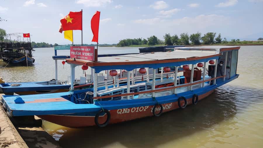 Danang: My Son Sanctuary and River Cruise 7.30 am/12.30 pm - The Apsara dance: cultural stop with mixed expectations