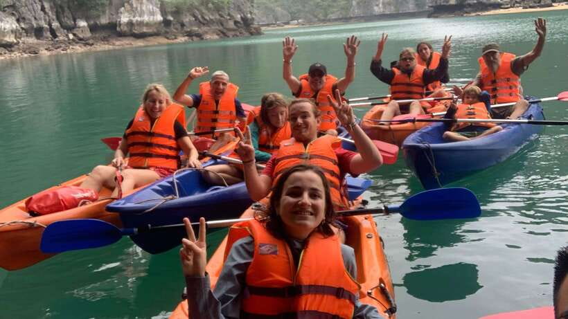 Đảo Cát Bà : 1Day Kayaking,Swimming,Cycling,Snorkeling,Lunch - Pickup at Cat Ba Town and the ride to BEO Harbour