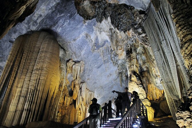 Deluxe Small Group Tour: Phong Nha Cave And Dark Cave 1 Day - Phong Nha Cave by boat: passageways, the underground river, and real photo expectations