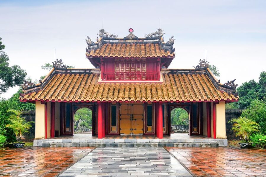 Discover Hue with a Knowledgeable English-Speaking Driver - Why Hue is easier when you skip the logistics