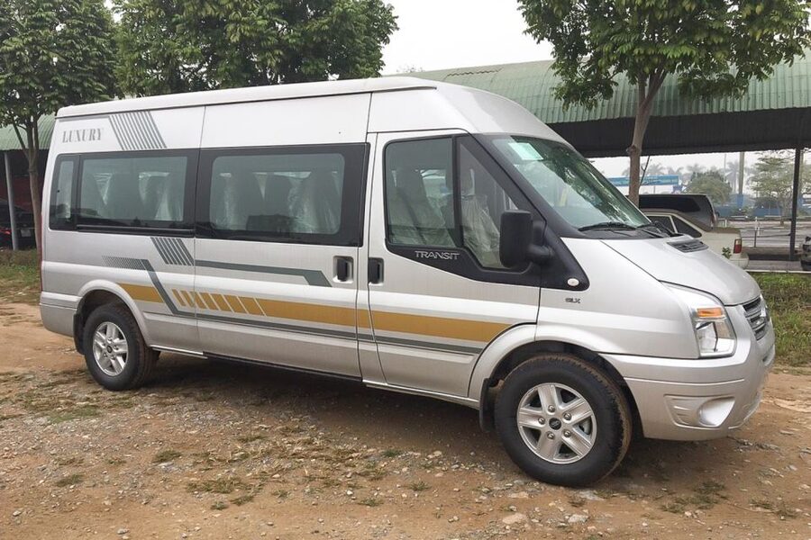 Discover Hue with a Knowledgeable English-Speaking Driver - Lunch in Hue, simple and local with the driver’s help