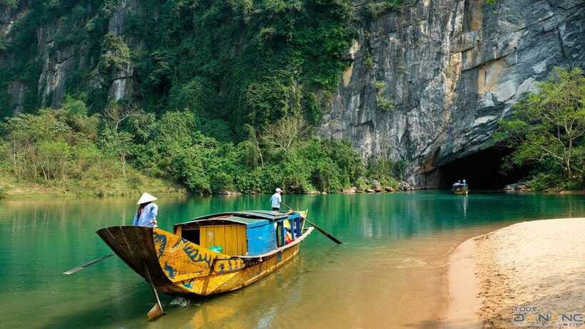 Dong Hoi/Phong Nha: Paradise Cave - Phong Nha Cave Tour - Stop 2: Phong Nha Cave, natural legacy plus Ho Chi Minh trail context