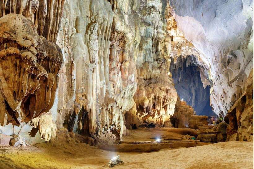 Dong Hoi/Phong Nha: Paradise Cave - Phong Nha Cave Tour - The Son River dragon boat ride: calm contrast to the caves