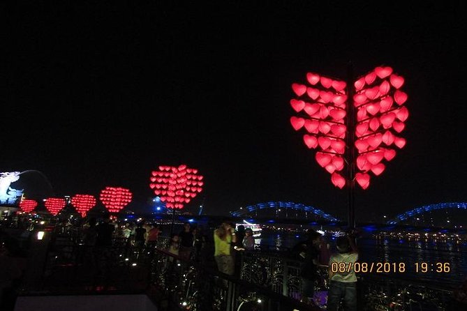 Dragon Cruise by Romantic Yatch: Tasty Beer/Flower/Cake & Dance - Is it worth it? The value math for bridge lovers