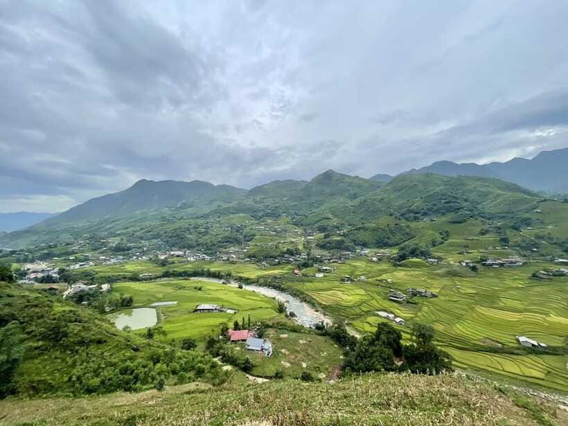 Easy Trek in Sapa mountain : Y Linh Ho - Lao Chai - Ta Van - Y Linh Ho rice terraces and Hoàng Liên Sơn mountain views