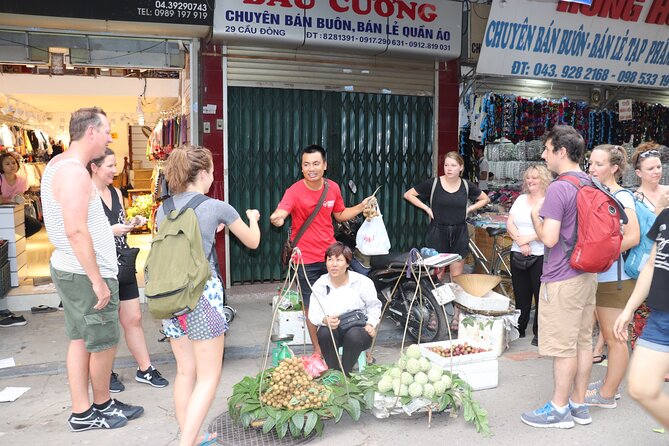 Eat Like a Local: Hanoi Street Food Adventure - The Banh Cuon Moment: Watching Hanoi’s Signature Dish Get Made