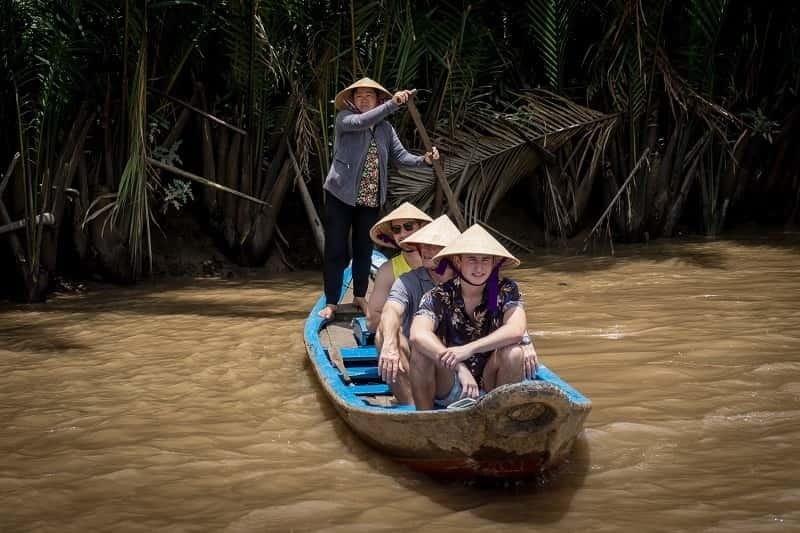 Essential Mekong Delta: Highlight Tour from Ho Chi Minh City - Cù lao Thới Sơn: island walking, photos, and a long stretch of air