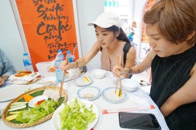 Evening Walking Food Tour, folk game and lantern boat