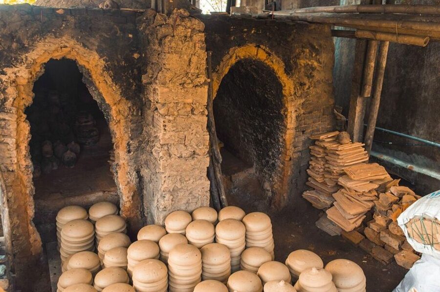 Experience Making Pottery with Local Craftsman in local home - Meeting Nguyễn Sáu Experience House inside the village