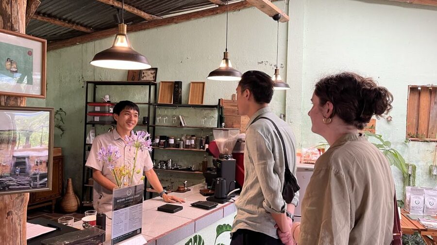 Experience specialty coffee with sustainable coffee farmers - What happens first: the coffee tasting flight (and why it matters)