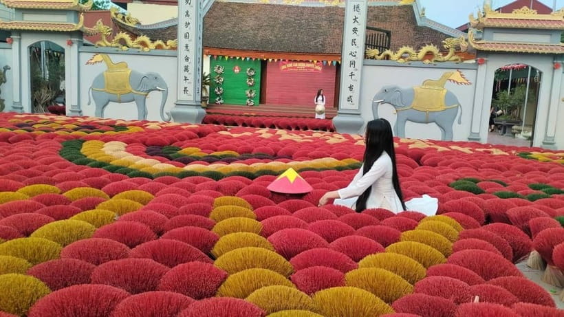 Explore Hanoi Incense Village Tour & Traditional Crafts - Quang Phu Cau incense village: what to look for beyond the smell