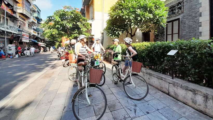 Explore Hanoi Old City By Cycling Tour With Small Groups - Hanoi Citadel, Flag Tower, and the old wall feeling