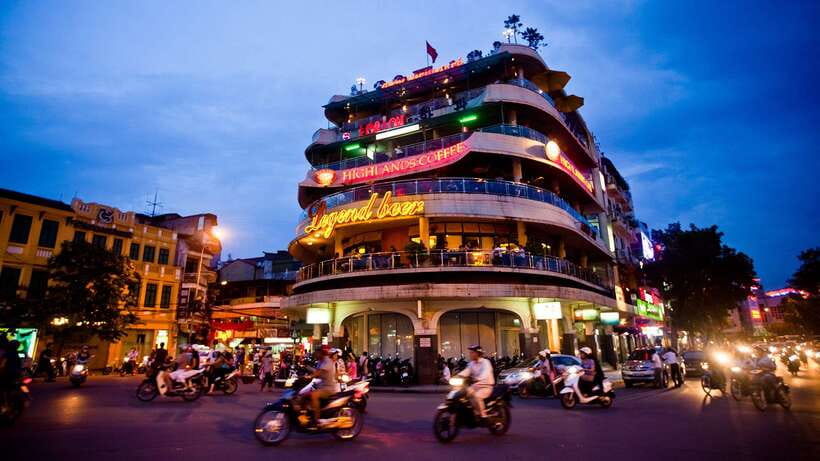 Explore Hanoi Old City By Cycling Tour With Small Groups - Banana Island on narrow paths, and why it works in a half-day
