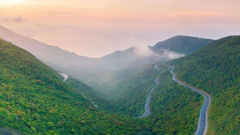 From Da Nang: Hue Imperial City Full-Day Tour - From Da Nang pickup to Lap An Lagoon, the ride sets the tone