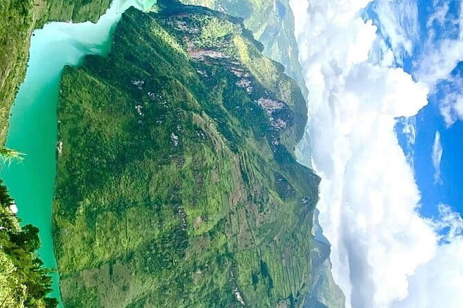 From Ha Giang - Cao Bang - Ban Gioc waterfall: 4days 3nights - Meeting up at 7:00 am, and how the group size actually feels