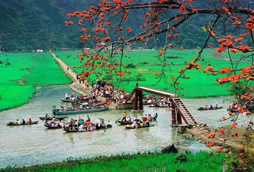 From Ha Noi: Perfume Pagoda & Quang Phu Cau Incense Village - Private guide value: English support that actually helps