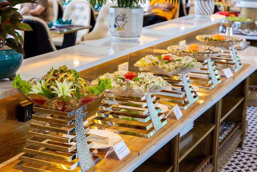 From Hanoi: 1-Day Halong 5-Star Cruise w/Jacuzzi & Limousine - Getting back to Hanoi: the limousine ride and the full-day feel