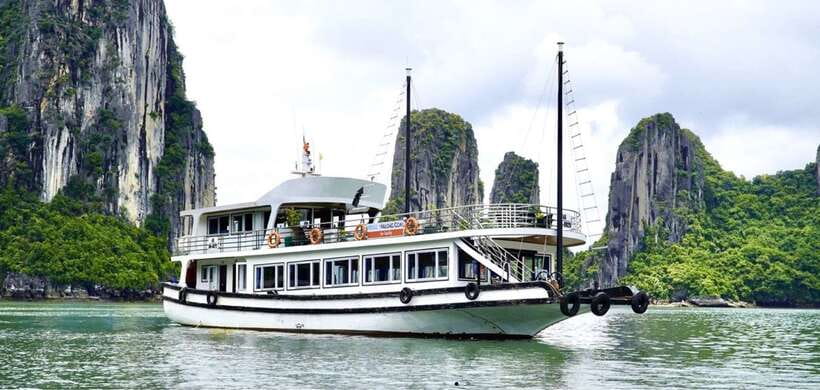 From Hanoi: 1 -Day Halong Bay Cruise With Big & Small Groups - Boarding at Tuan Chau and the Cruise Rhythm