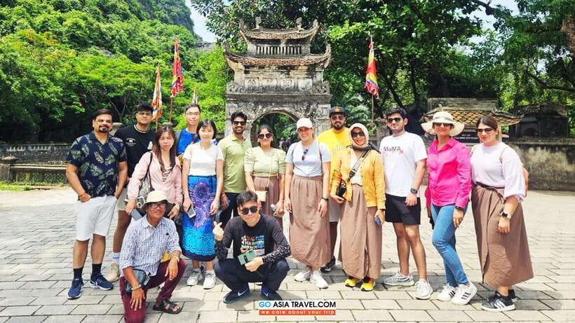 From Hanoi: 1-Day Ninh Binh Highlights Tour with Lunch - Mua Cave and Ngoa Long Mountain Viewpoint: Worth It, But Plan Your Steps