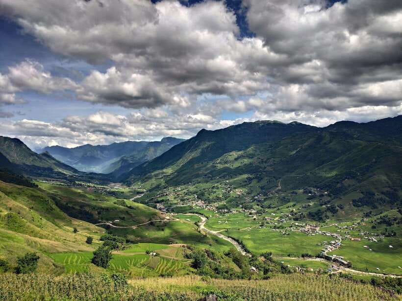 From Hanoi: 1-day Sapa Trekking Tour With Overnight Bus - Morning breakfast and the first leg toward Y Linh Ho