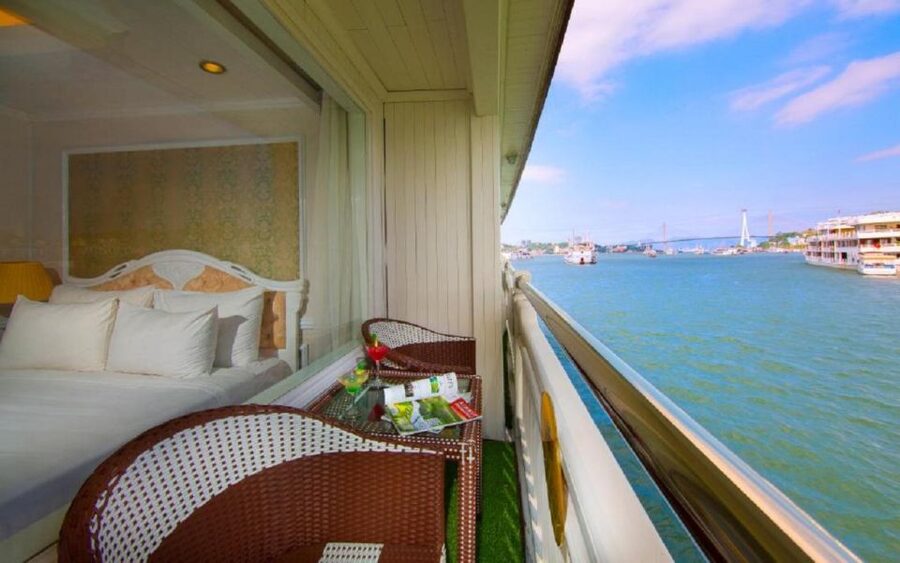 From Hanoi: 2-Day Bai Tu Long Bay Luxury Cruise with Jacuzzi - Day 2 at 6:30 AM: Tai Chi, then Thien Canh Son cave