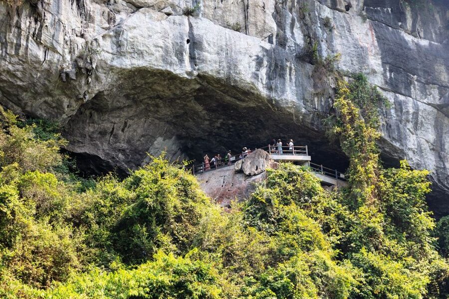 From Hanoi: 2-Day Ha Long Bay Tour with Ninh Binh and Cruise - Trang An and the river-cave day: upstream calm plus Luon kayaking