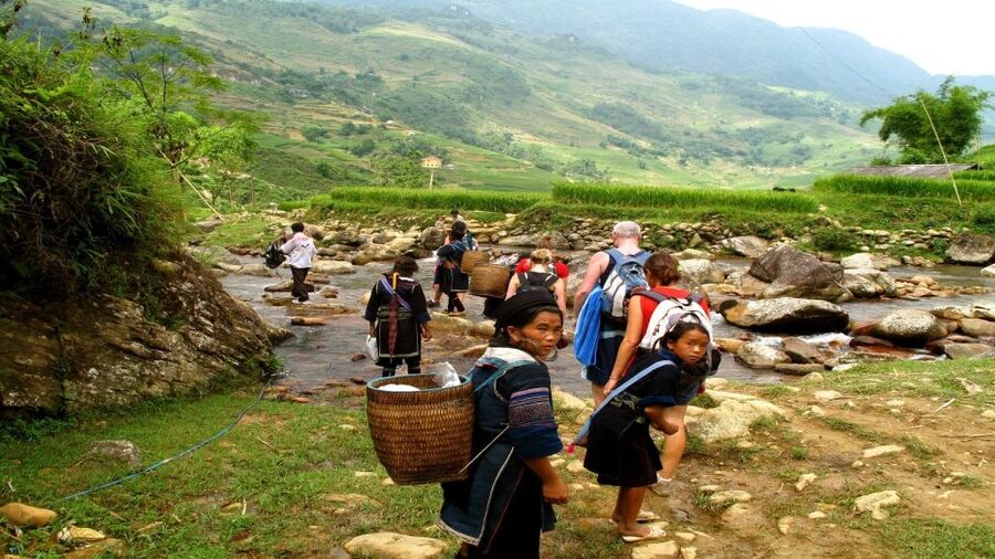 From Hanoi: 2-Day Overnight Sapa Tour by Limousine - Food, Tickets, and the Village-to-Town Rhythm