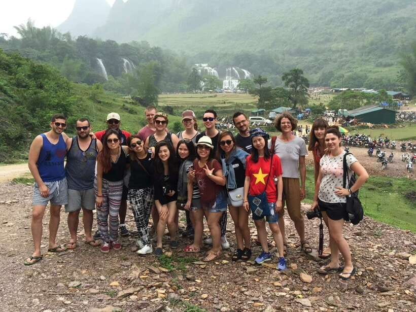 From Hanoi: 2-Day Sapa Trek Tour - Luxury Limousine Transfer - Guide and group vibe: English, flexibility, and how you move together