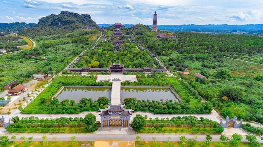 From Hanoi: Bai Dinh, Trang An, and Mua Cave Full-Day Tour - Trang An boat ride: calm caves, long views, and rower stories