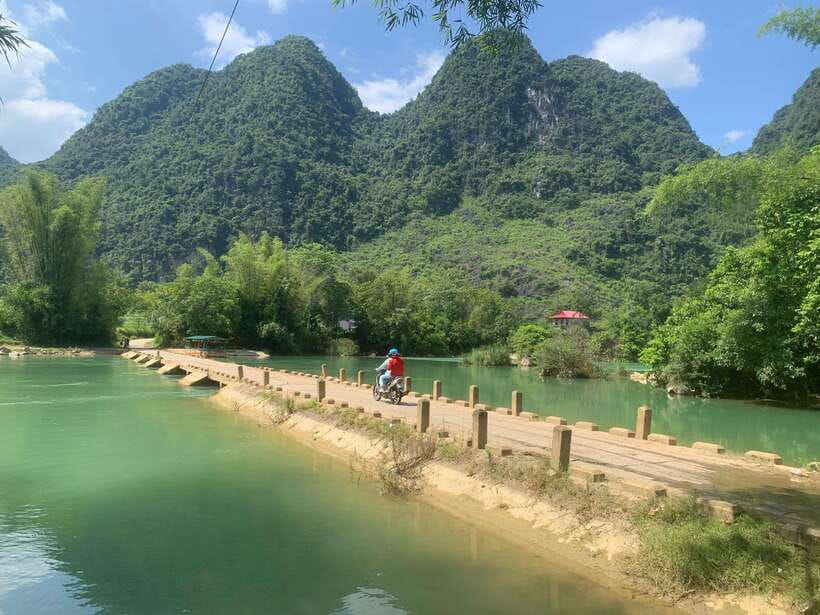 From Hanoi: Ban Gioc Waterfall - Local Villages 2nights/1day - Ban Gioc Waterfall: getting close, feeling the spray, and choosing your pace