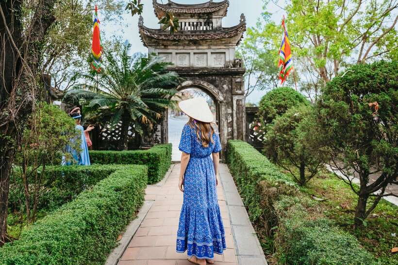 From Hanoi: Full-Day Ninh Binh Highlights Small Group Tour - Mua Cave and Hang Mua: the 500-step viewpoint payoff
