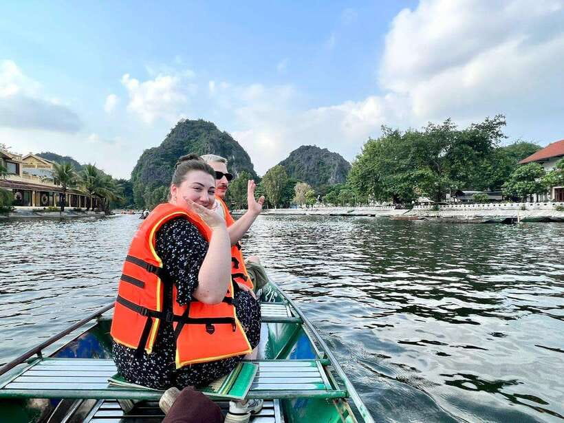 From Hanoi: Full-Day Ninh Binh Highlights Small Group Tour - Cycling to Bich Dong Pagoda for shade and perspective