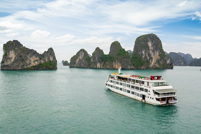 From Hanoi: Ha Long Bay Day tour 4-Star with Kayaking - Amazing Cave: classic Ha Long Bay scenery, built for day-trippers