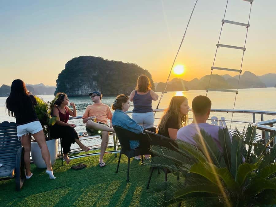 From Hanoi: Ha Long Bay Luxury Day Cruise with Food & Kayak - Food on Board: Lunch + Snacks Means Less Worry