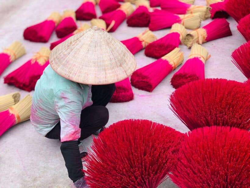 From Hanoi: Half-Day Tour to Incense & Hat Villages - The ride back to Hanoi, plus the Train Street drop-off option