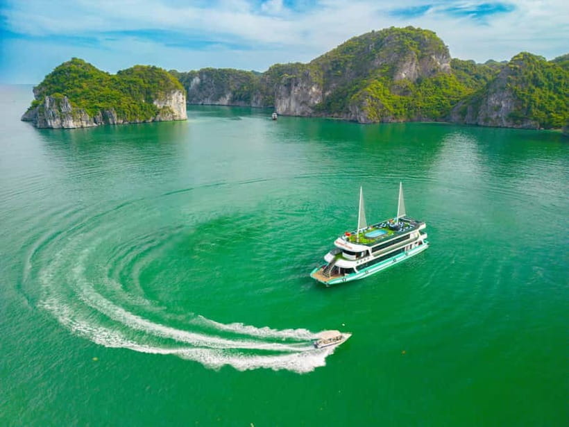 From Hanoi: Halong bay Luxury tour on 5 star cruise - The cruise route: limestone scenery with symbolic islets