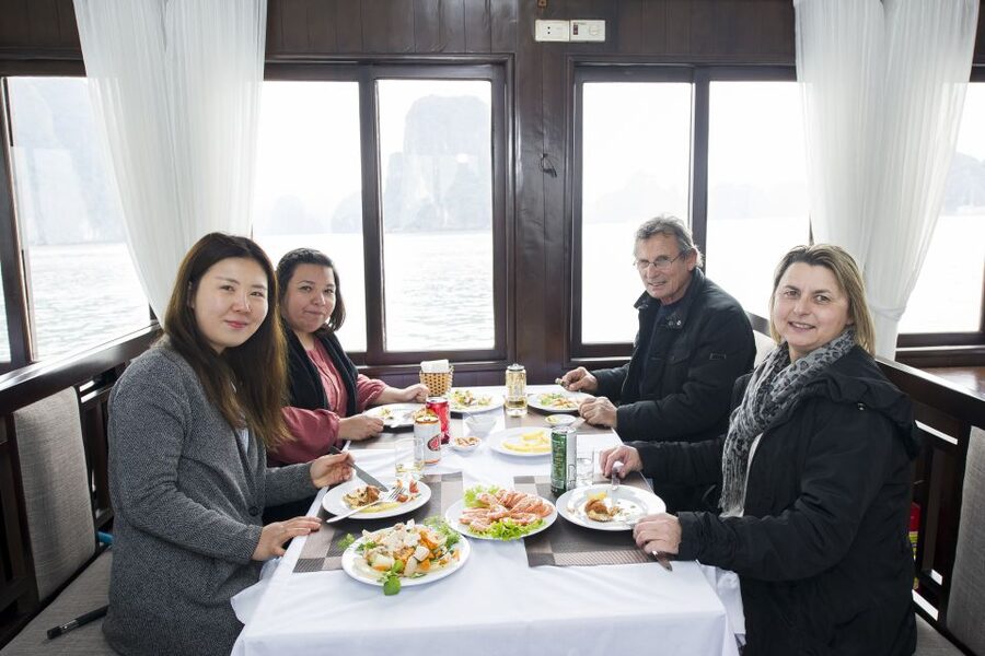 From Hanoi: Halong day trip, Route 2, 6hours, Small group - The guide and the group size: where the experience gets smoother