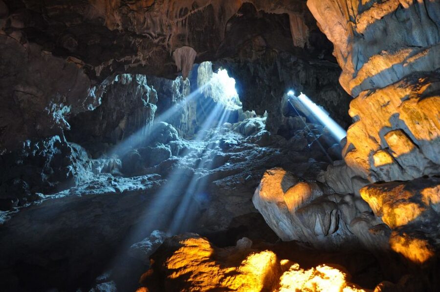 From Hanoi: Halong day trip, Route 2, 6hours, Small group - What to bring for a day that mixes caves and water