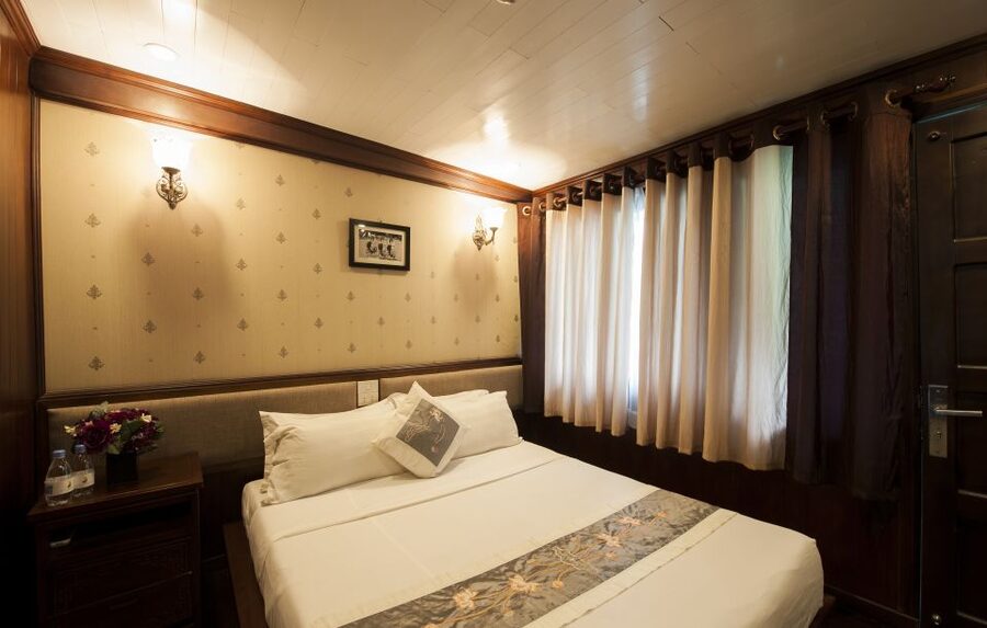 From Hanoi: Halong Explorer 3-Day Deluxe Cruise - Day 2: Lan Ha Bay beach time, pearl farm, and longer kayaking routes