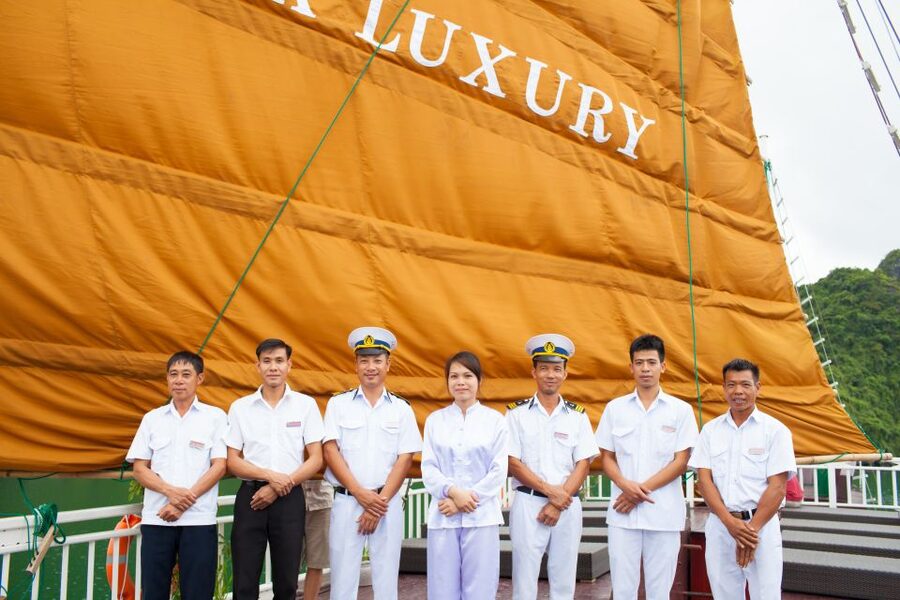 From Hanoi: Halong Explorer 3-Day Deluxe Cruise - Crowds and timing: how to enjoy Ha Long Bay without feeling trapped