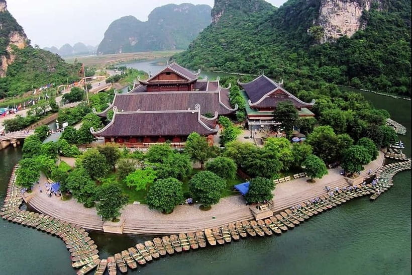 From Hanoi: Hoa Lu/Bai Dinh-Tam Coc/Trang An-Mua Cave Tours - Trang An or Tam Coc boat cruise: the calm part of your whole itinerary