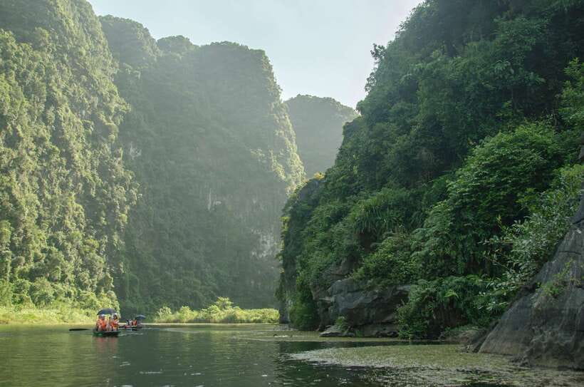 From Hanoi: Hoa Lu/Bai Dinh-Tam Coc/Trang An-Mua Cave Tours - Hanoi Old Quarter pickup: what time to be ready and why small streets matter