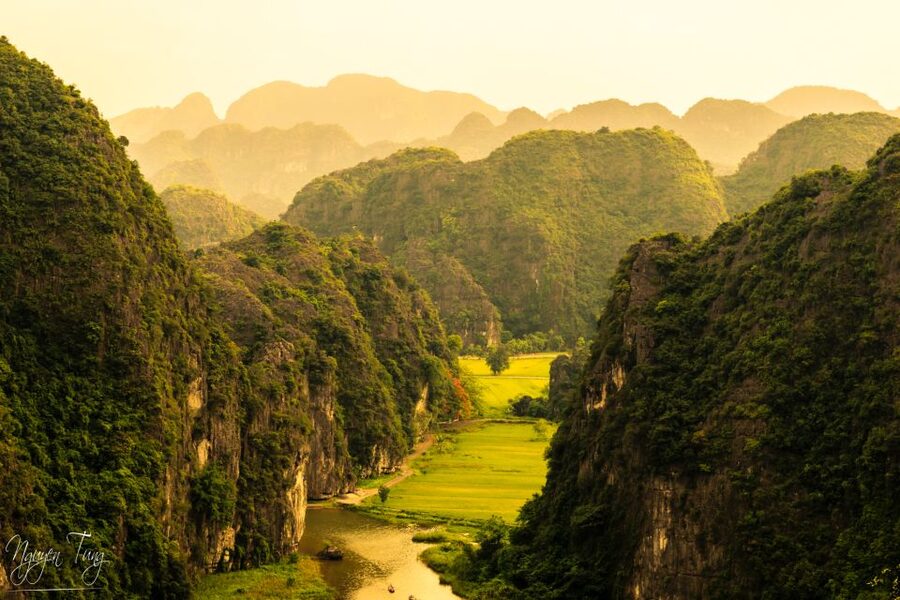 From Hanoi: Hoa Lu, Hang Mua Hike, Tam Coc Boat, and Lunch - Why Hoa Lu and Tam Coc fit together so well