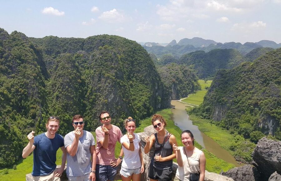 From Hanoi: Hoa Lu, Hang Mua Hike, Tam Coc Boat, and Lunch - Hoa Lu temples: Dinh and Le, set into the limestone hills