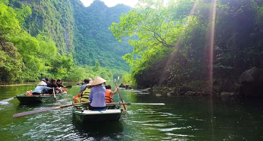 From Hanoi: Hoa Lu, Tam Coc, and Mua Cave Adventure Day Tour - Bus transfers, guide style, and why timing can feel off