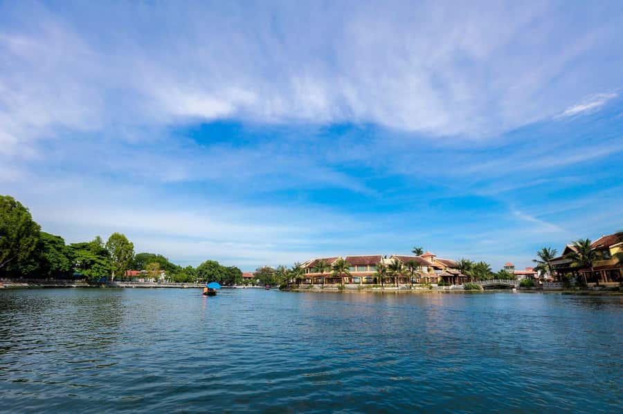 From Hanoi: Hoa Lu, Tam Coc, and Mua Cave Adventure Day Tour - Price and included value: where your $35 really goes